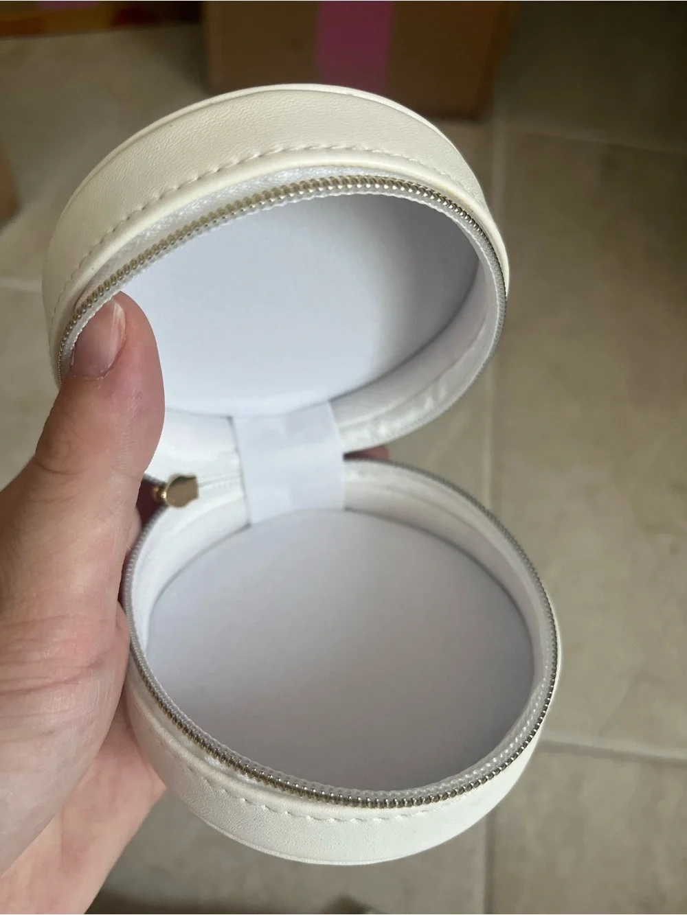 Tom Ford White Round Leather Jewelry Case with Gold TF Logo